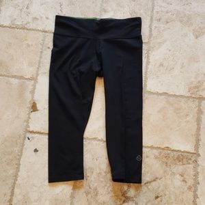 Tasc Performance Bamboo Cropped Leggings